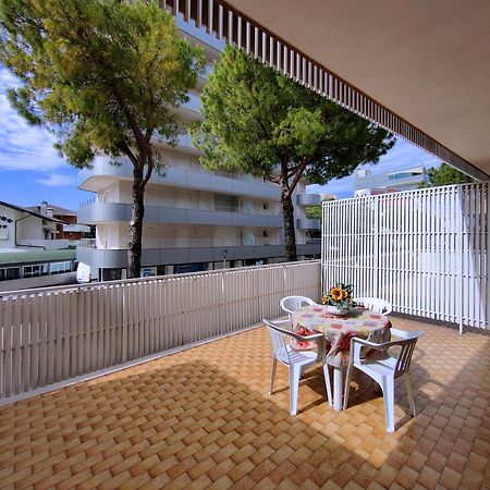 Casa Bivi - Apartments With 1 And 2 Bedrooms - Click Here For More Availabilities Lignano Sabbiadoro Exteriör bild