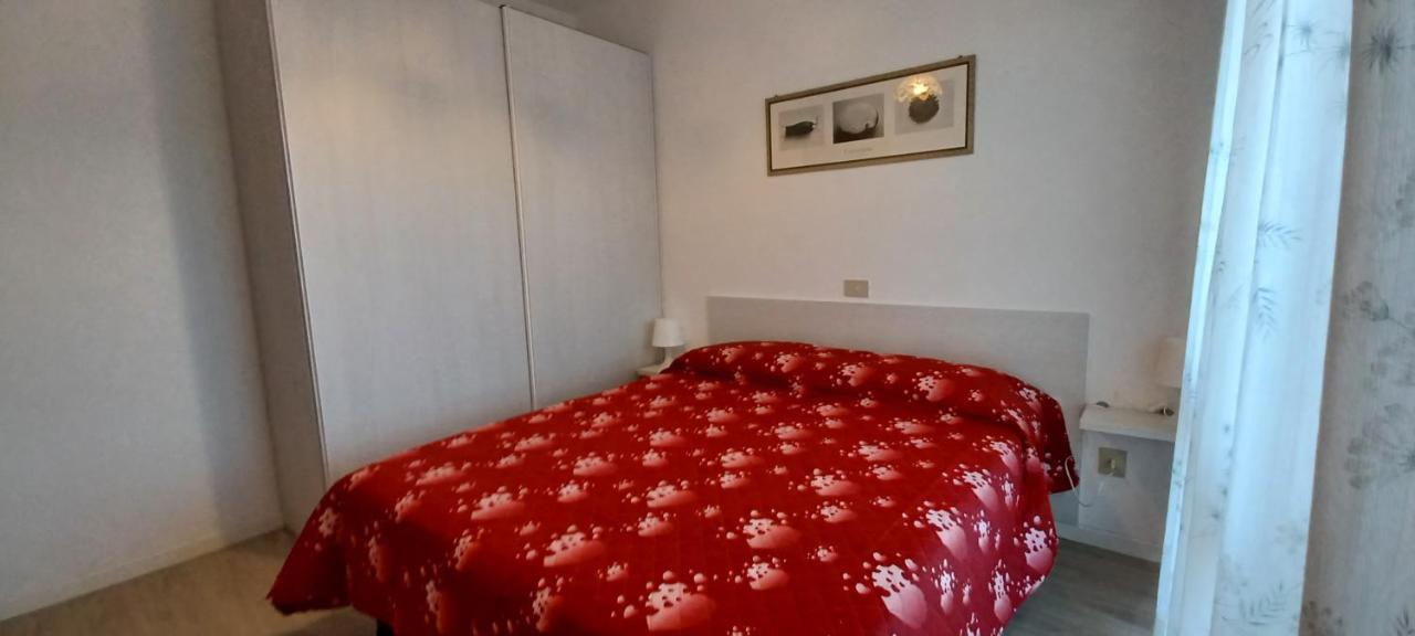 Casa Bivi - Apartments With 1 And 2 Bedrooms - Click Here For More Availabilities Lignano Sabbiadoro Exteriör bild
