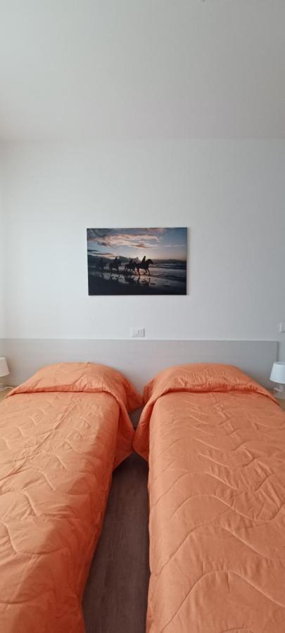 Casa Bivi - Apartments With 1 And 2 Bedrooms - Click Here For More Availabilities Lignano Sabbiadoro Exteriör bild