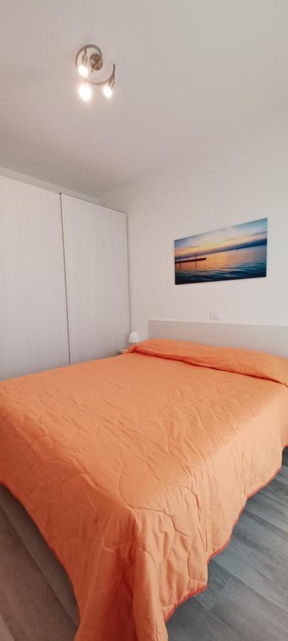 Casa Bivi - Apartments With 1 And 2 Bedrooms - Click Here For More Availabilities Lignano Sabbiadoro Exteriör bild