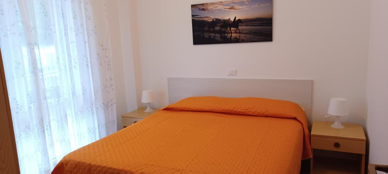Casa Bivi - Apartments With 1 And 2 Bedrooms - Click Here For More Availabilities Lignano Sabbiadoro Exteriör bild