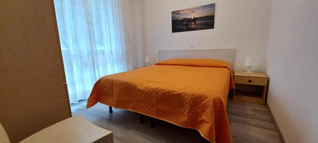 Casa Bivi - Apartments With 1 And 2 Bedrooms - Click Here For More Availabilities Lignano Sabbiadoro Exteriör bild