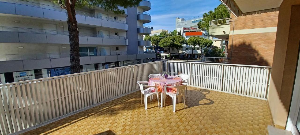 Casa Bivi - Apartments With 1 And 2 Bedrooms - Click Here For More Availabilities Lignano Sabbiadoro Exteriör bild