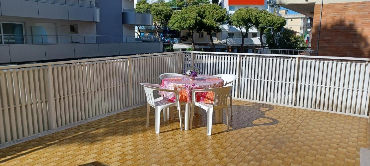 Casa Bivi - Apartments With 1 And 2 Bedrooms - Click Here For More Availabilities Lignano Sabbiadoro Exteriör bild