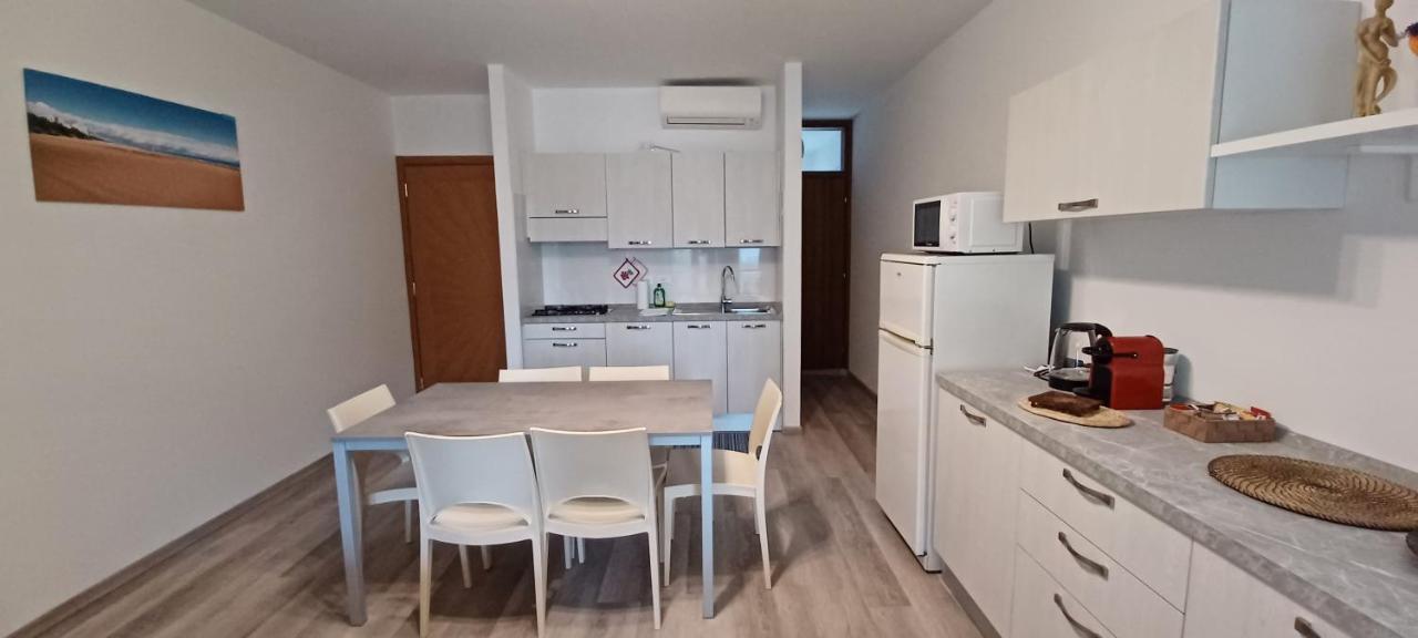 Casa Bivi - Apartments With 1 And 2 Bedrooms - Click Here For More Availabilities Lignano Sabbiadoro Exteriör bild