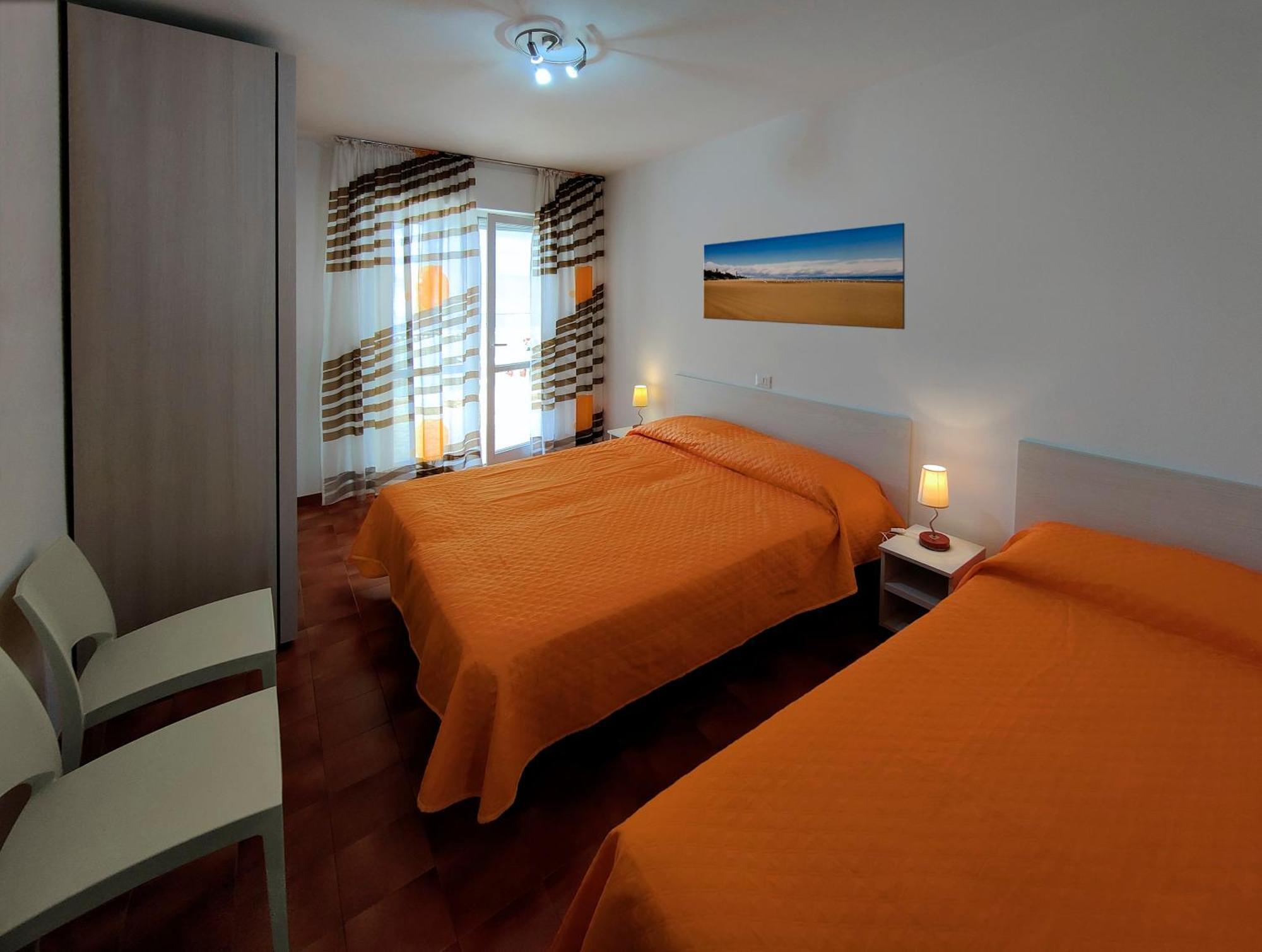 Casa Bivi - Apartments With 1 And 2 Bedrooms - Click Here For More Availabilities Lignano Sabbiadoro Exteriör bild