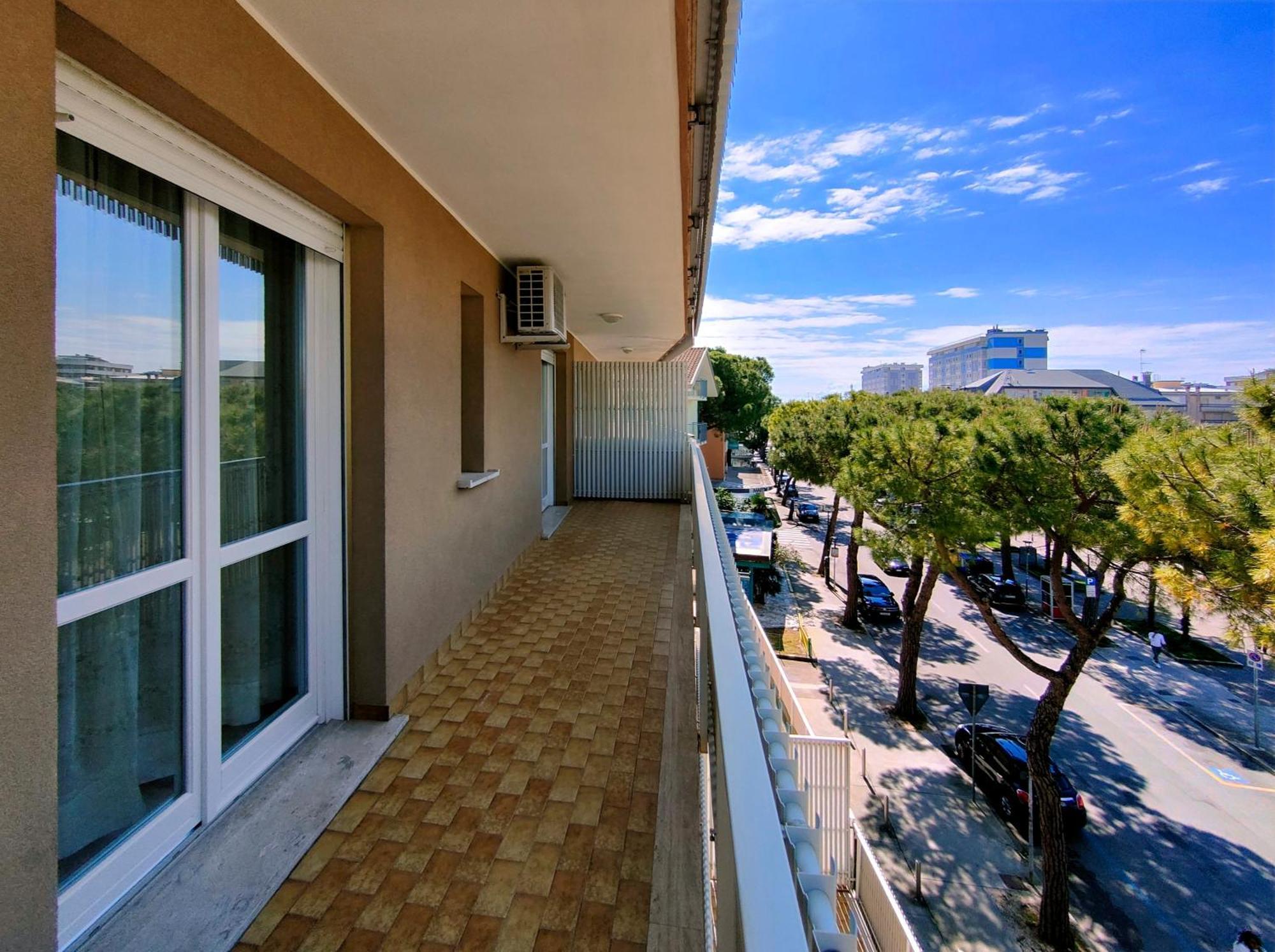 Casa Bivi - Apartments With 1 And 2 Bedrooms - Click Here For More Availabilities Lignano Sabbiadoro Exteriör bild