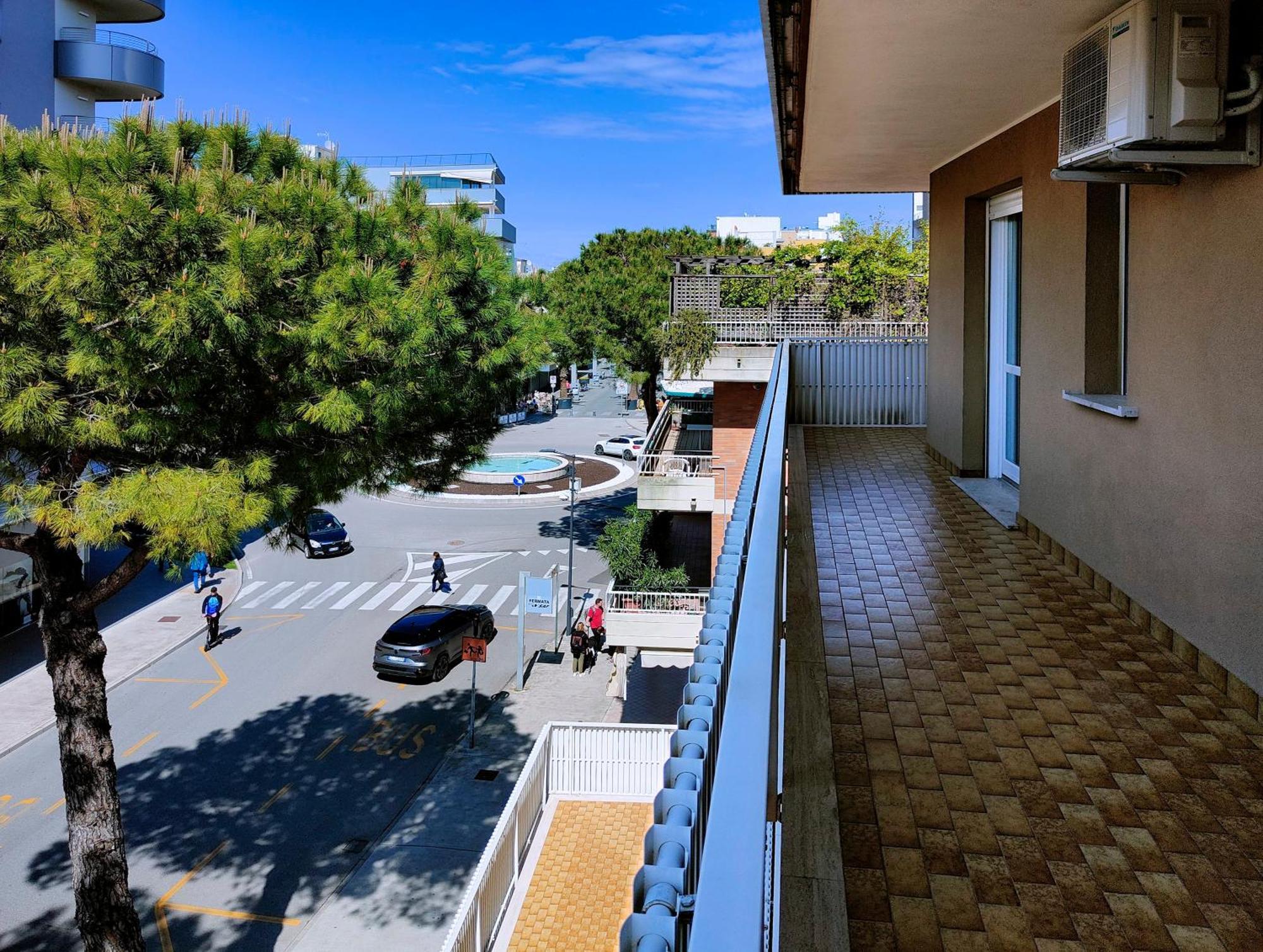 Casa Bivi - Apartments With 1 And 2 Bedrooms - Click Here For More Availabilities Lignano Sabbiadoro Exteriör bild